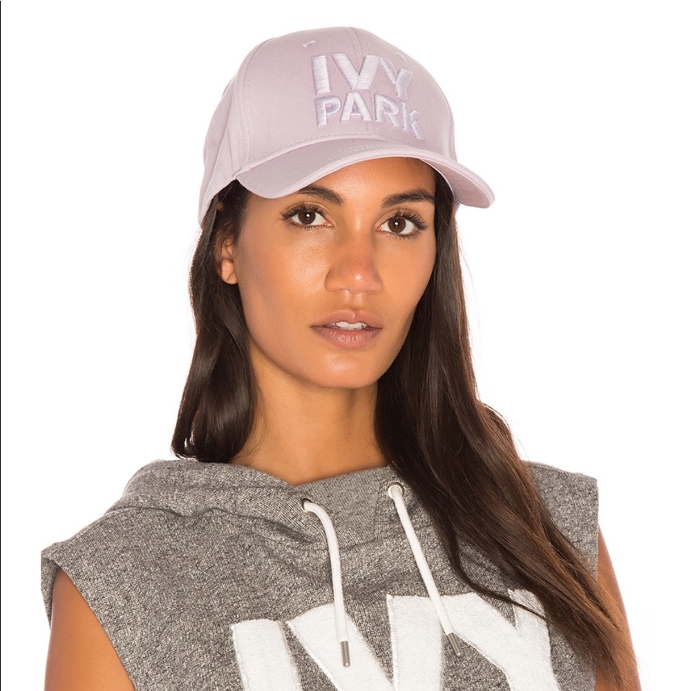 Ivy Park hat 💜